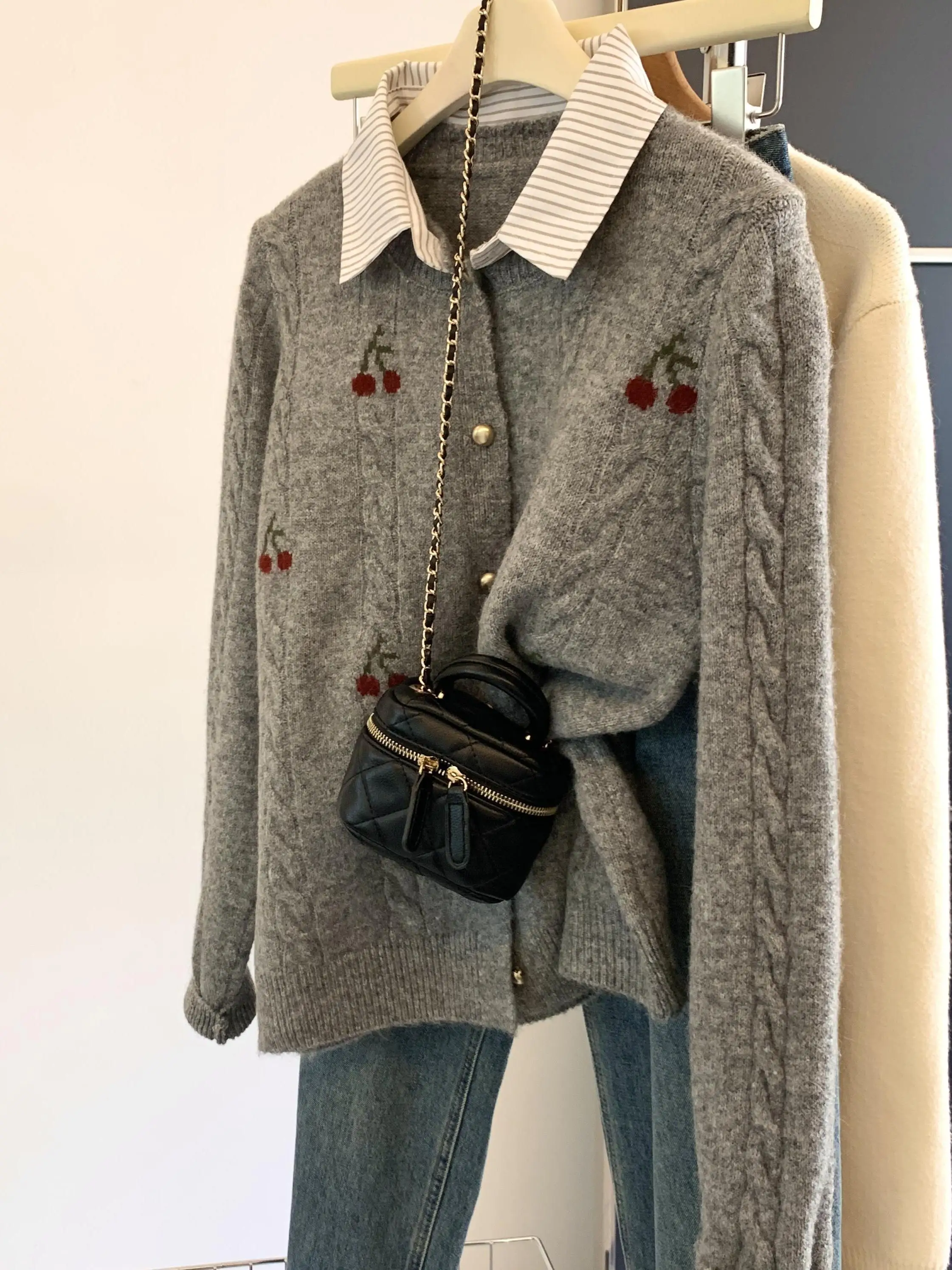 Embroidery Rose - Cardigan Aperto da Donna in Maglia