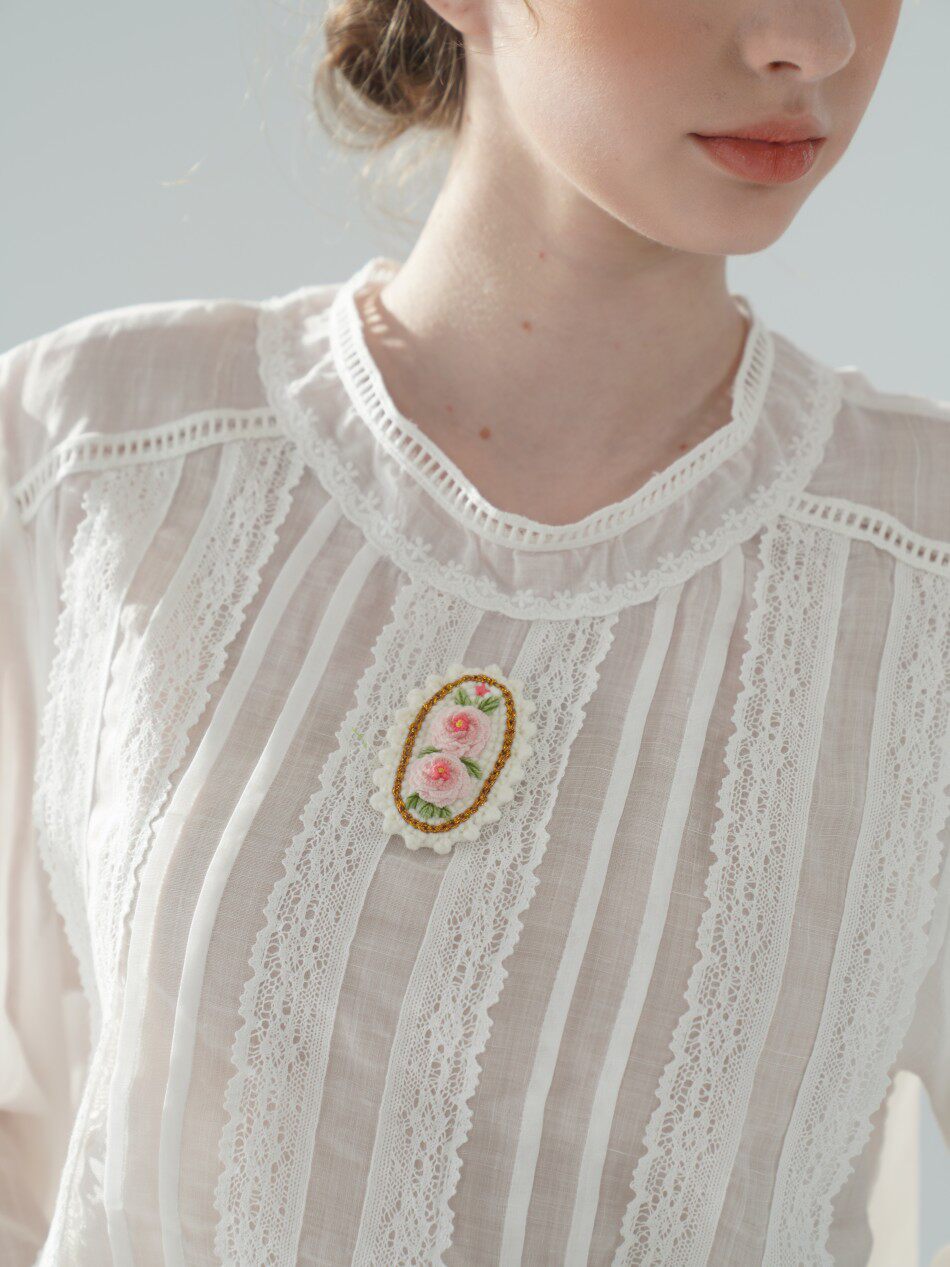 Camicetta Bianca Sottile 100%  - Embroidery Rose recensione e prezzo